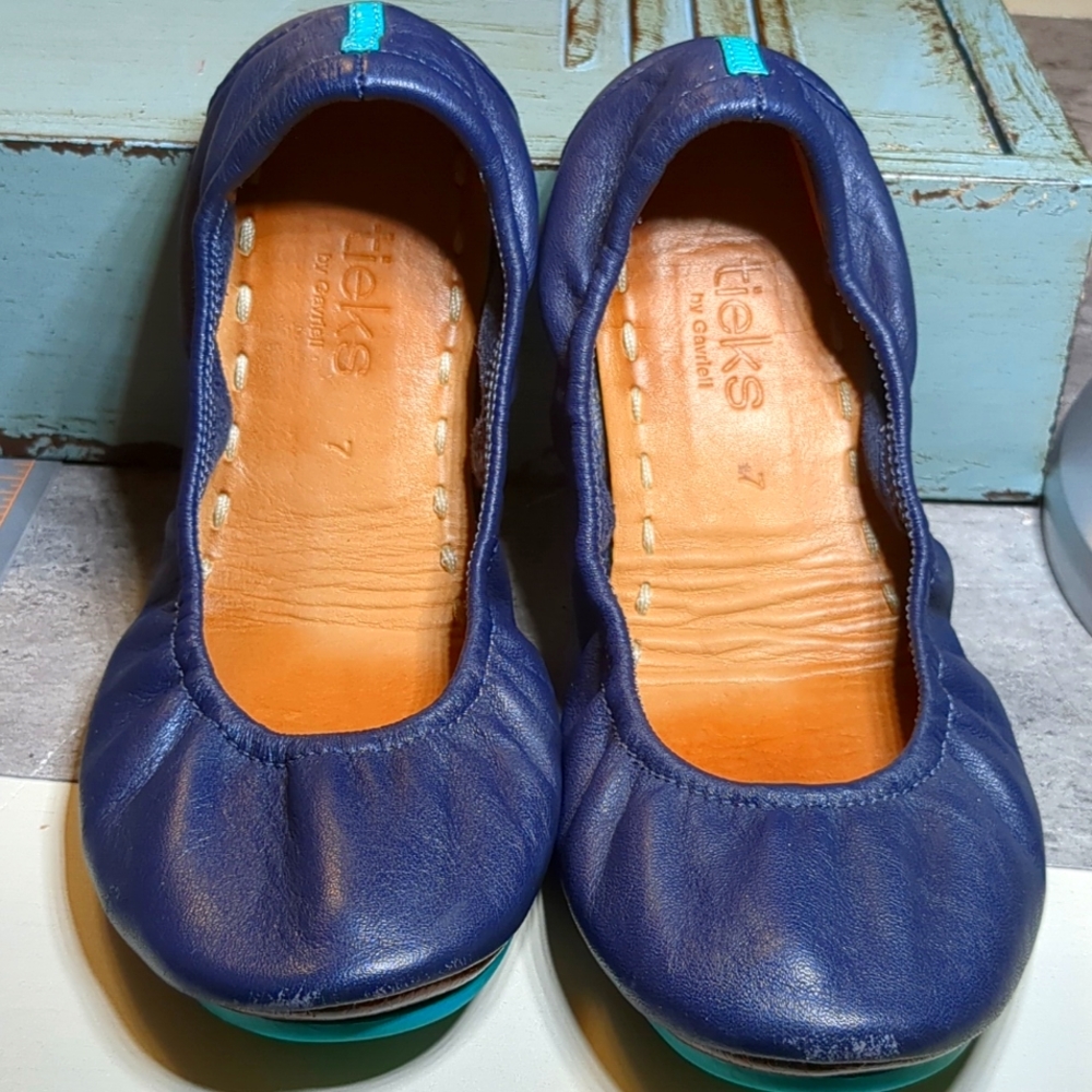 Tikes Blue Women's Size 7
